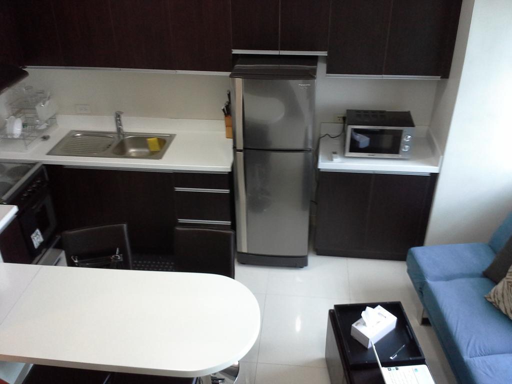 Appartement Eton Parkview à Makati City Extérieur photo