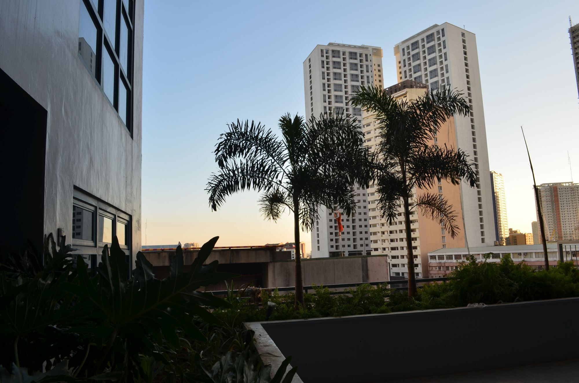 Appartement Eton Parkview à Makati City Extérieur photo